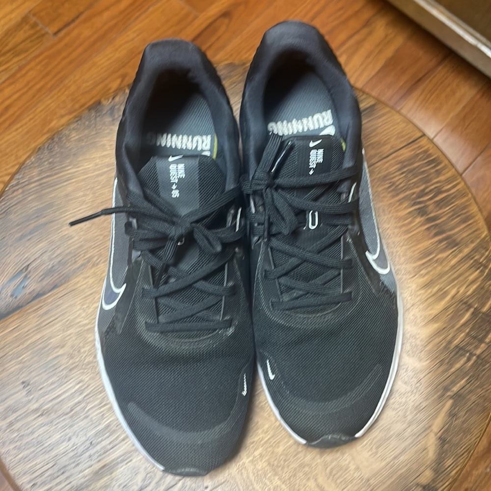 Nikes - Picture 2 of 3